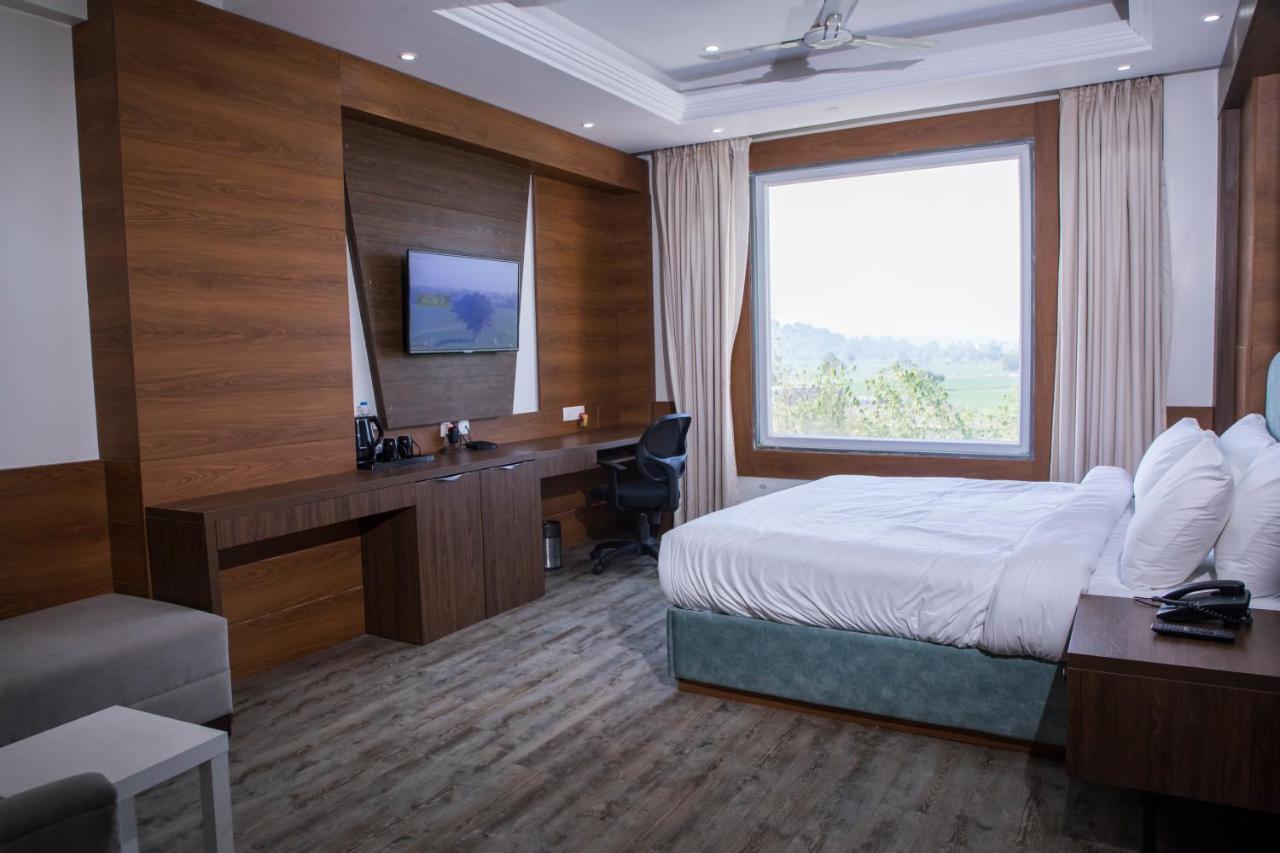 The Utopia Resort Sānchi Buitenkant foto